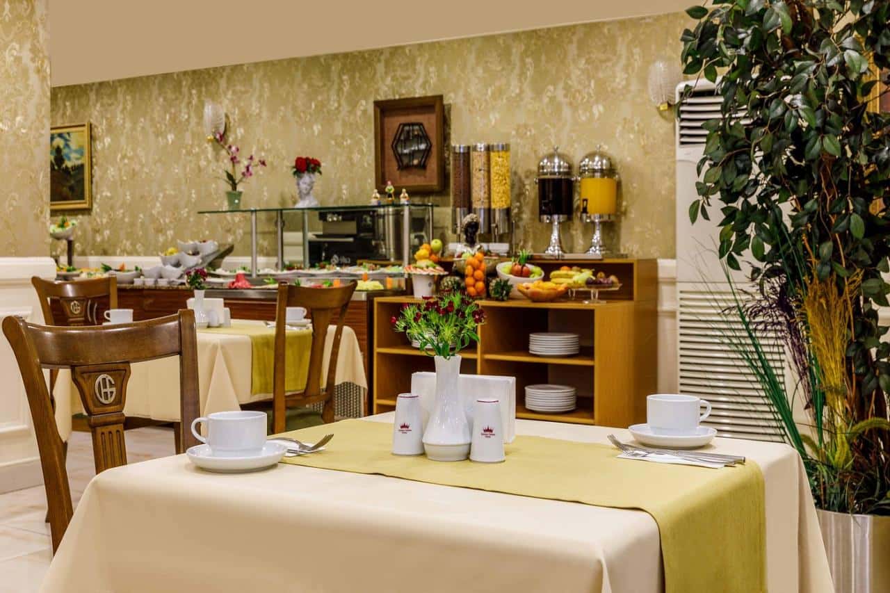 Golden Crown Hotel - zdjęcie 3