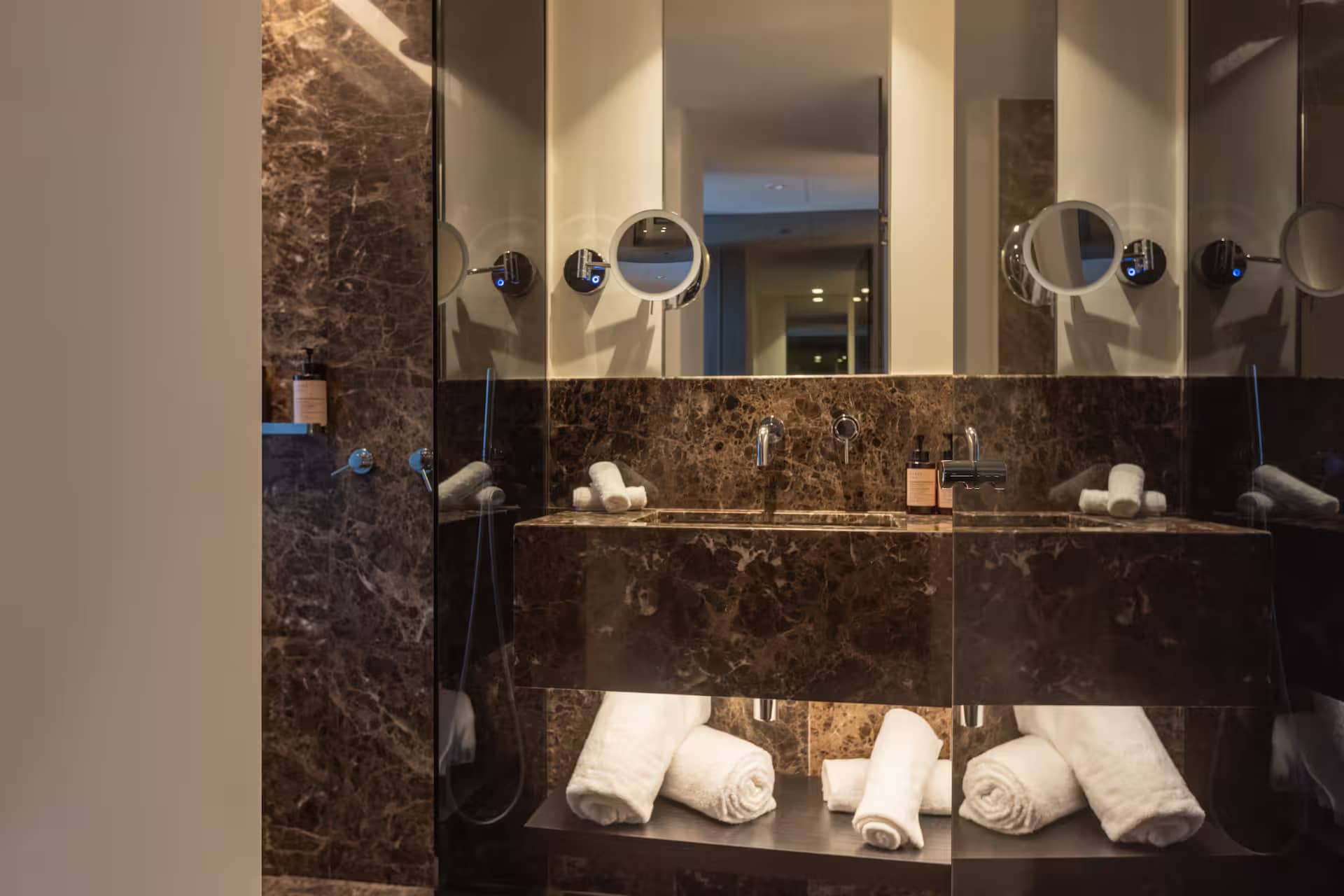 Adia Aluma Athens, Curio Collection by Hilton - zdjęcie 21