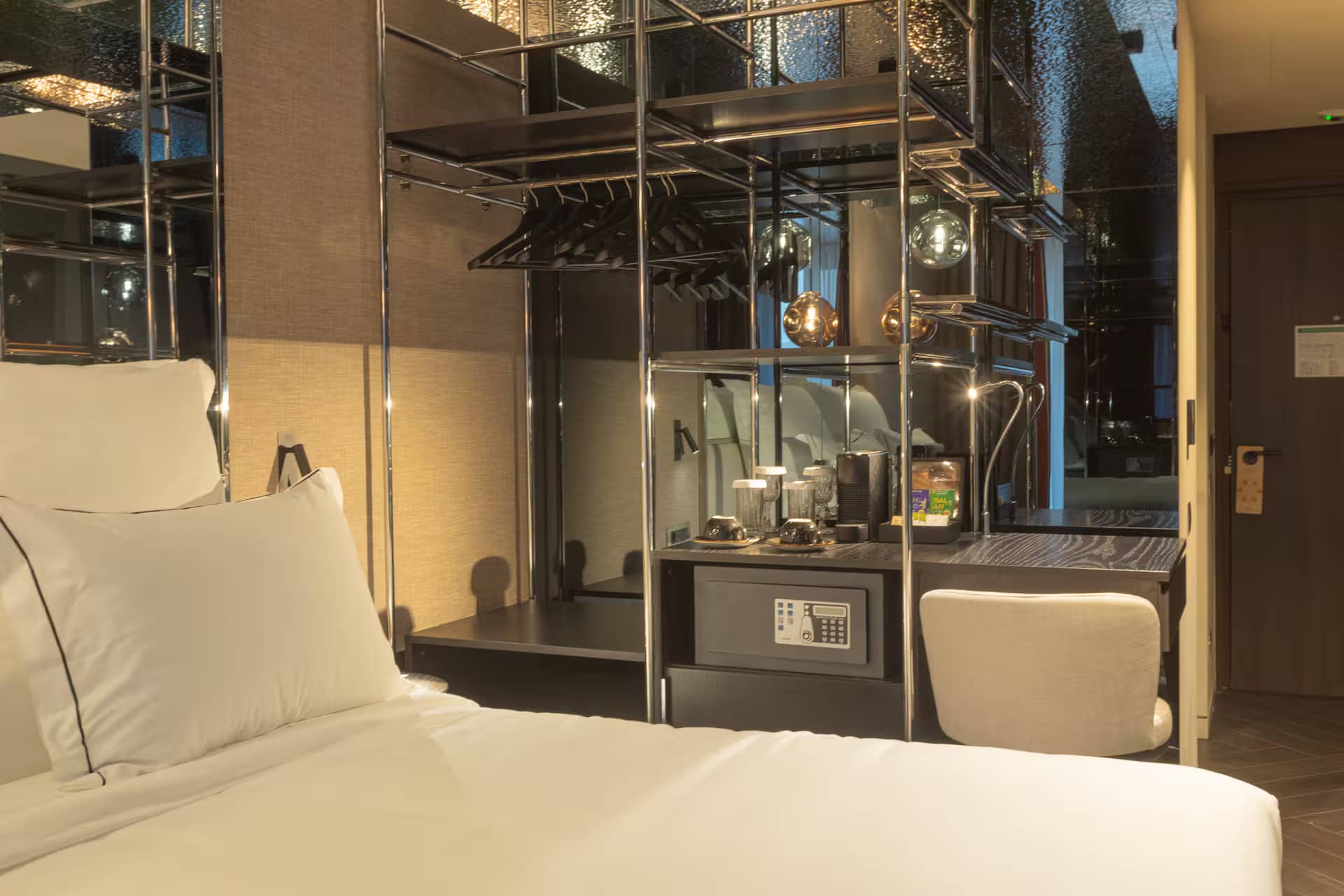Adia Aluma Athens, Curio Collection by Hilton - zdjęcie 17